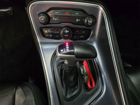 Used 2015 Dodge Challenger SXT Plus image 31