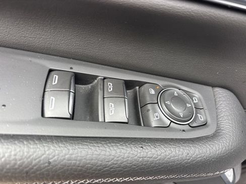 Used 2025 GMC Yukon XL Denali AWD/4WD image 25