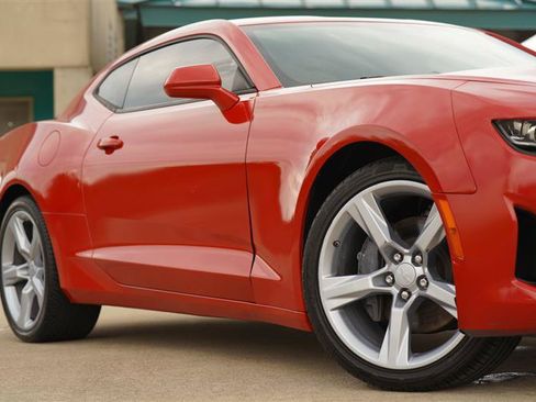 Used 2016 Chevrolet Camaro SS RWD image 14