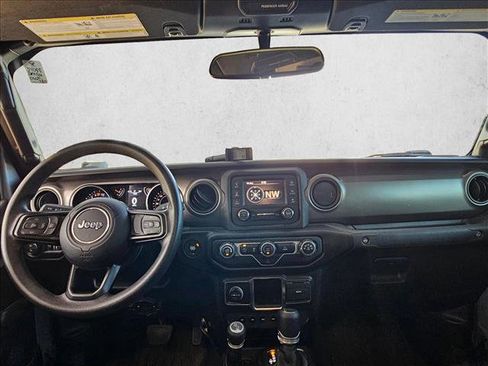 Used 2021 Jeep Gladiator Sport image 18