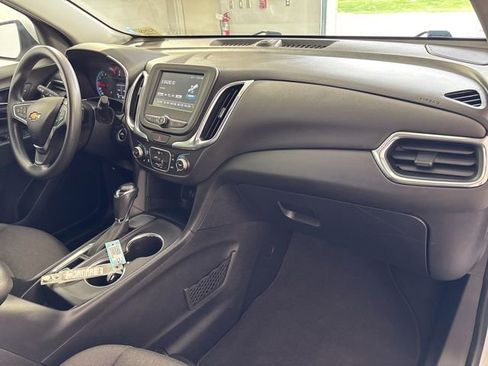 Used 2018 Chevrolet Equinox LT FWD image 19