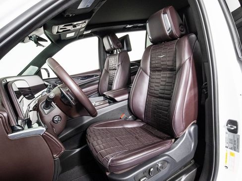 Used 2023 Cadillac Escalade V w/ LPO, ONYX Package image 10