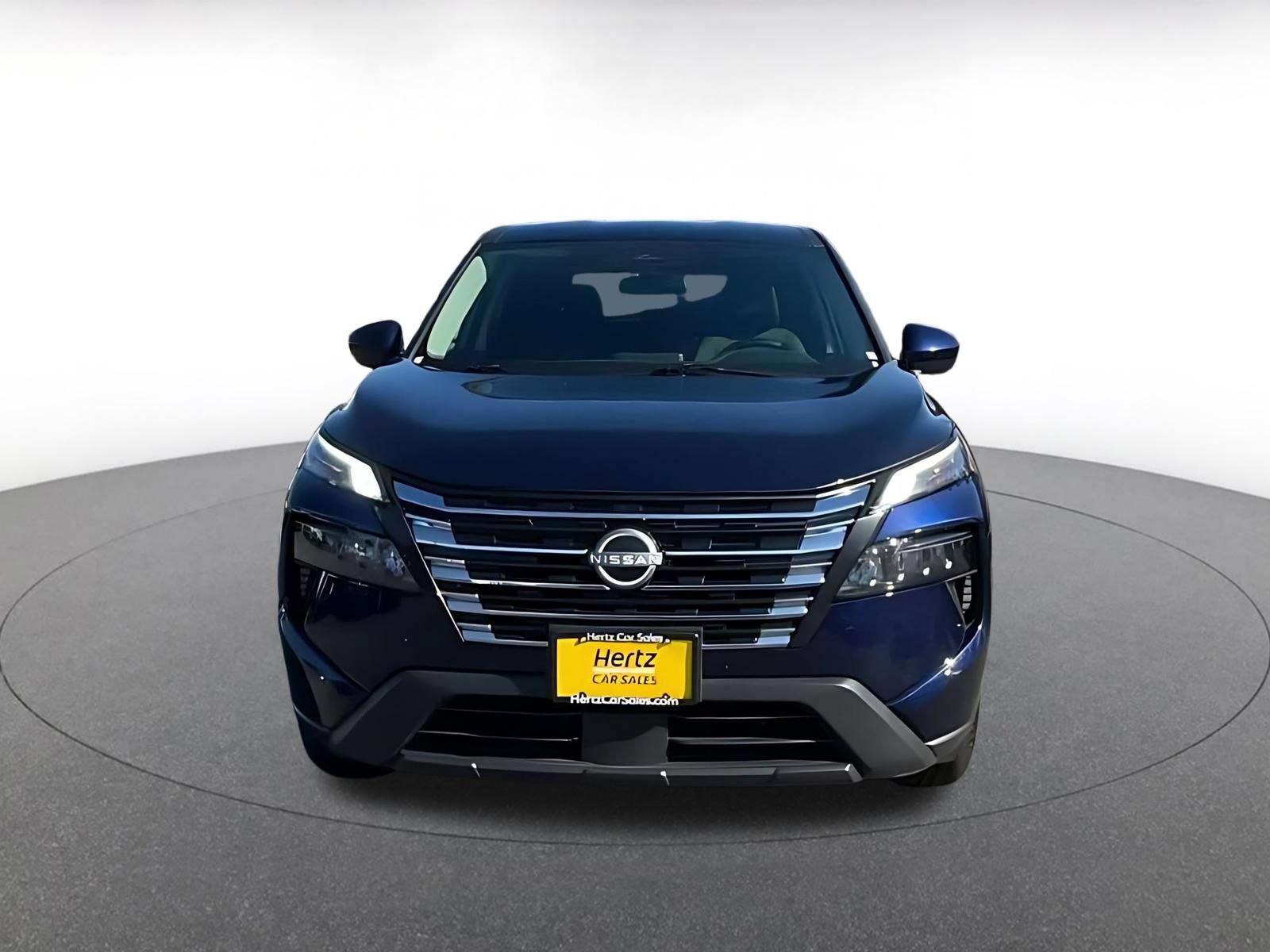 Used 2025 Nissan Rogue SV AWD/4WD image 4