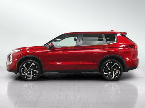 Used 2023 Mitsubishi Outlander SE AWD/4WD image 2