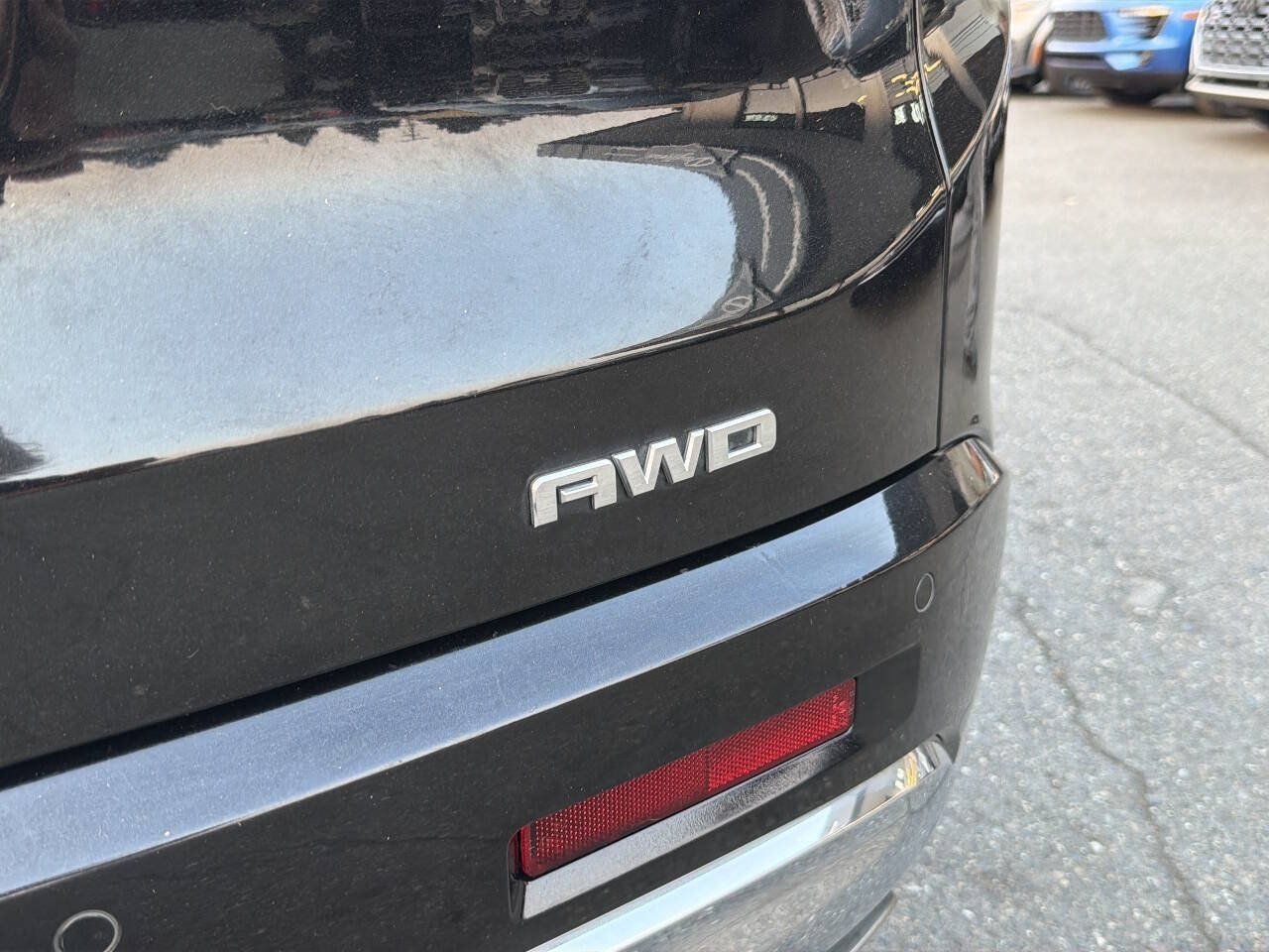 Used 2017 GMC Acadia Denali AWD/4WD image 5