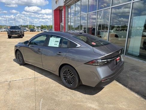 New 2026 Nissan Sentra SV FWD image 2