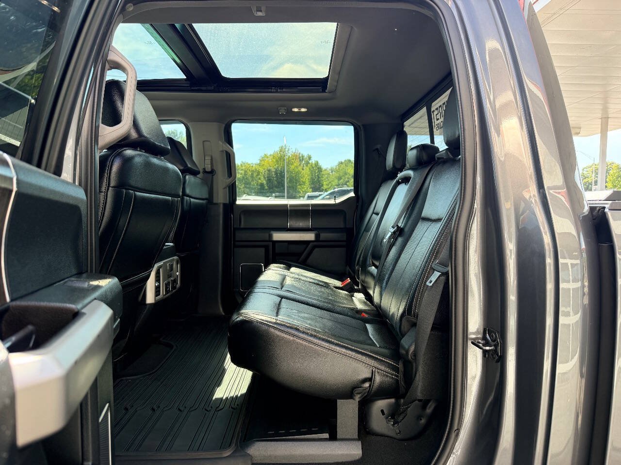 Used 2021 Ford F250 Lariat w/ Lariat Ultimate Package AWD/4WD image 34