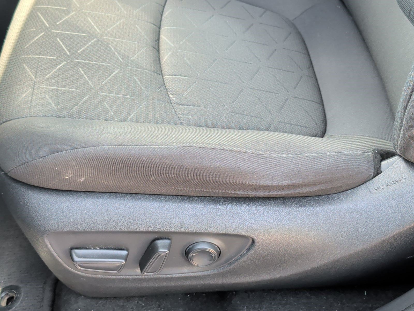 Used 2021 Toyota RAV4 XLE w/ Convenience Package FWD image 10