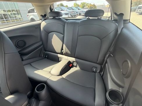 Used 2023 MINI Cooper 2-Door Hardtop FWD image 11