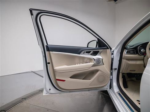 New 2026 Genesis G70 2.5T Prestige image 30