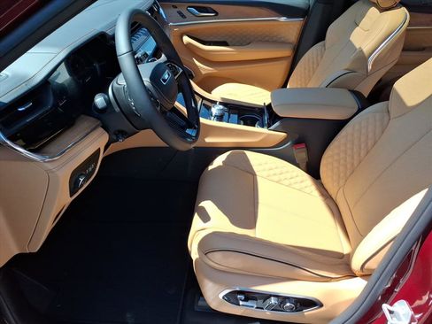 New 2026 Jeep Grand Cherokee Summit AWD/4WD image 12
