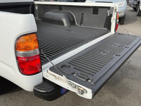 Used 2004 Toyota Tacoma 2WD Regular Cab image 96