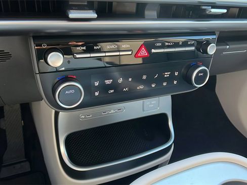 New 2026 Hyundai Ioniq 9 SEL image 25