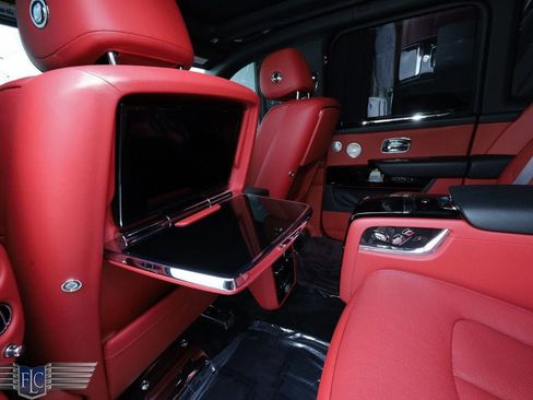 Used 2019 Rolls-Royce Cullinan image 23