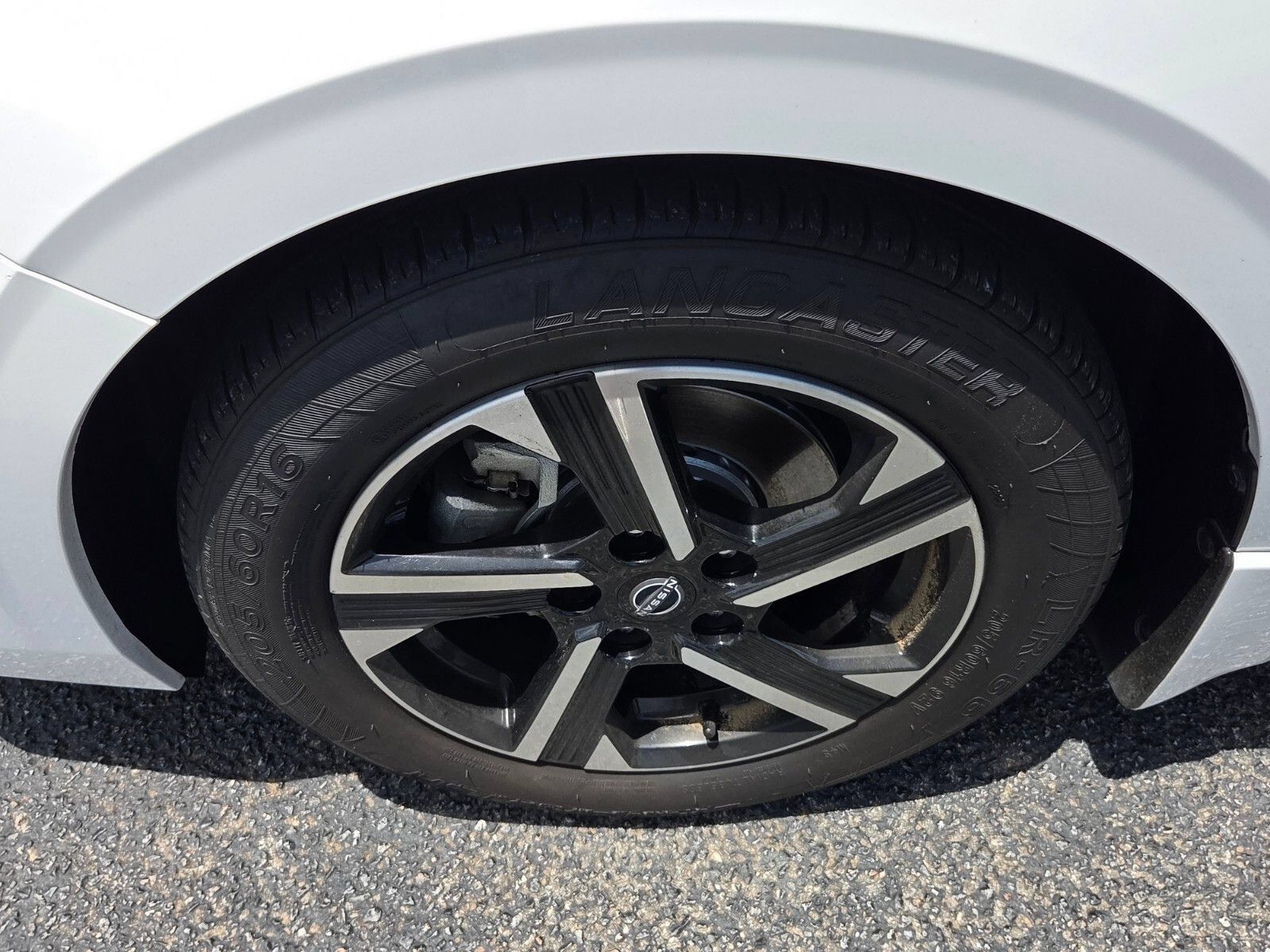 Used 2024 Nissan Sentra SV FWD image 17