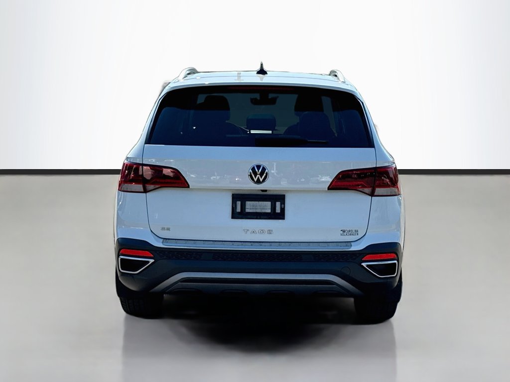 Used 2023 Volkswagen Taos SE w/ Panoramic Sunroof Package FWD image 6