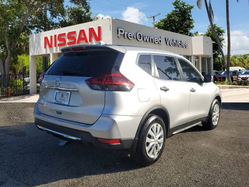 Certified 2019 Nissan Rogue S image 4