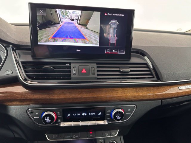 Used 2022 Audi Q5 2.0T Premium w/ Convenience Package AWD/4WD image 16