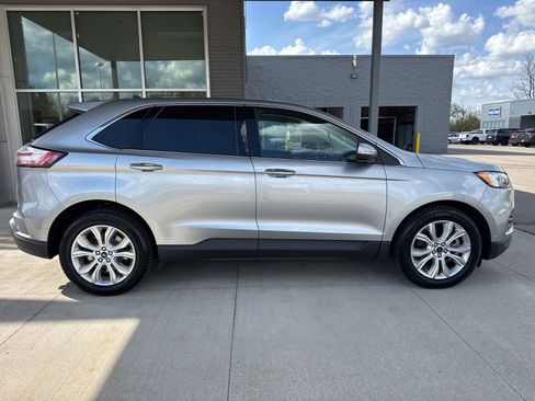 Certified 2021 Ford Edge Titanium w/ Equipment Group 301A AWD/4WD image 9