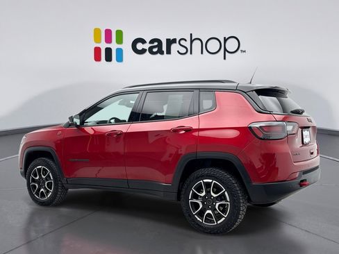 Used 2025 Jeep Compass Trailhawk w/ Trailhawk Elite Group image 3