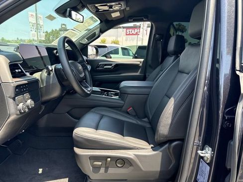 Certified 2026 Chevrolet Suburban LT w/ Comfort Package RWD image 9