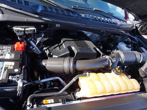 Used 2017 Ford F150 Lariat w/ Equipment Group 502A Luxury AWD/4WD image 10