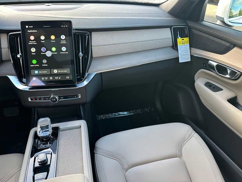 New 2026 Volvo XC90 B6 Plus w/ Protection Package Premier image 19
