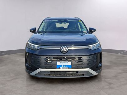 Certified 2025 Volkswagen Tiguan SE w/ Panoramic Sunroof Package