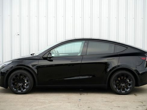 Used 2023 Tesla Model Y Long Range image 53