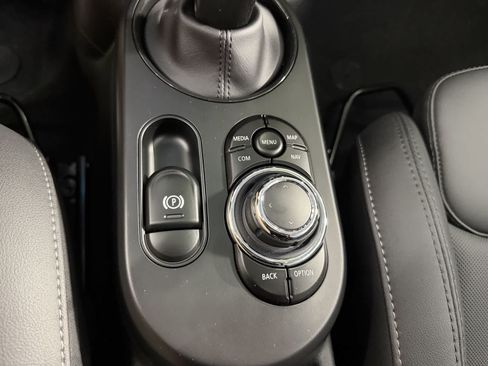 Certified 2024 MINI Cooper SE FWD image 24