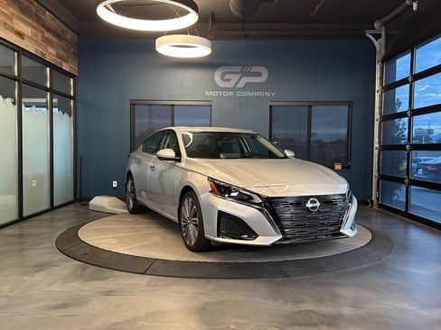 Used 2024 Nissan Altima 2.5 SL AWD/4WD image 1