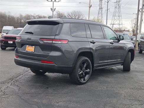 Certified 2025 Jeep Grand Cherokee L Limited w/ Luxury Tech Group II image 13