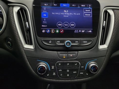 Used 2022 Chevrolet Malibu LT FWD image 25