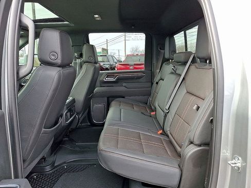 Used 2025 Chevrolet Silverado 2500 High Country w/ High Country Premium Package image 8