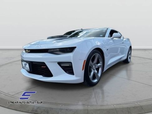 Used 2018 Chevrolet Camaro SS image 3