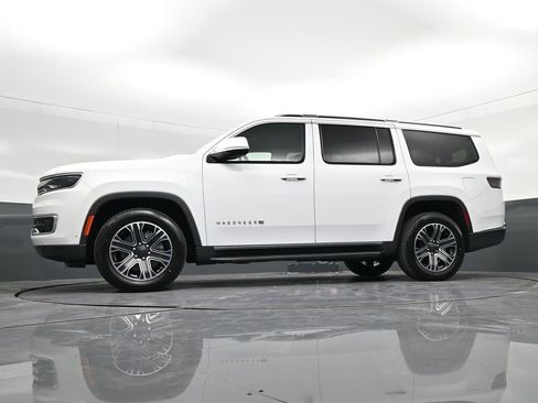 Used 2022 Jeep Wagoneer Series III image 32