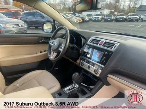 Used 2017 Subaru Outback 3.6R Limited image 9
