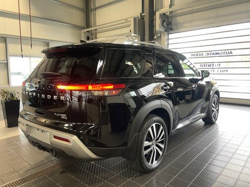 Used 2025 Nissan Pathfinder Platinum AWD/4WD image 23