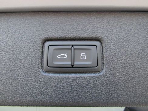 Used 2022 Audi Q7 3.0T Premium w/ Convenience Package image 28