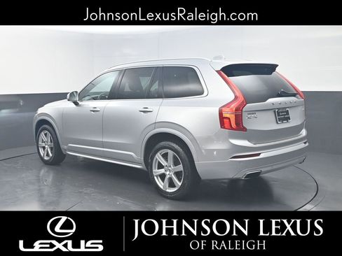 Used 2021 Volvo XC90 T5 Momentum w/ Climate Package image 7