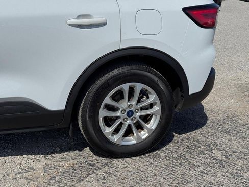 Used 2022 Ford Escape SE image 11