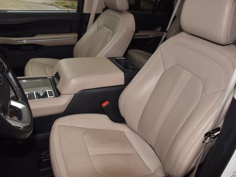 Used 2024 Ford Expedition Limited AWD/4WD image 34