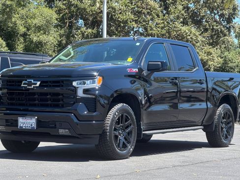 Used 2023 Chevrolet Silverado 1500 RST w/ Z71 Off-Road Package AWD/4WD image 7