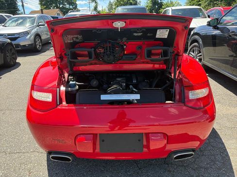 Used 2010 Porsche 911 Cabriolet image 8