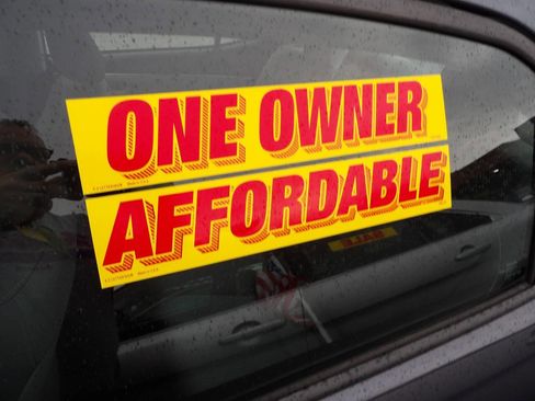 Used 2016 Toyota Corolla LE FWD image 8