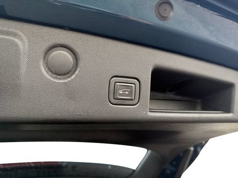 Used 2021 Chevrolet Equinox LT FWD image 27