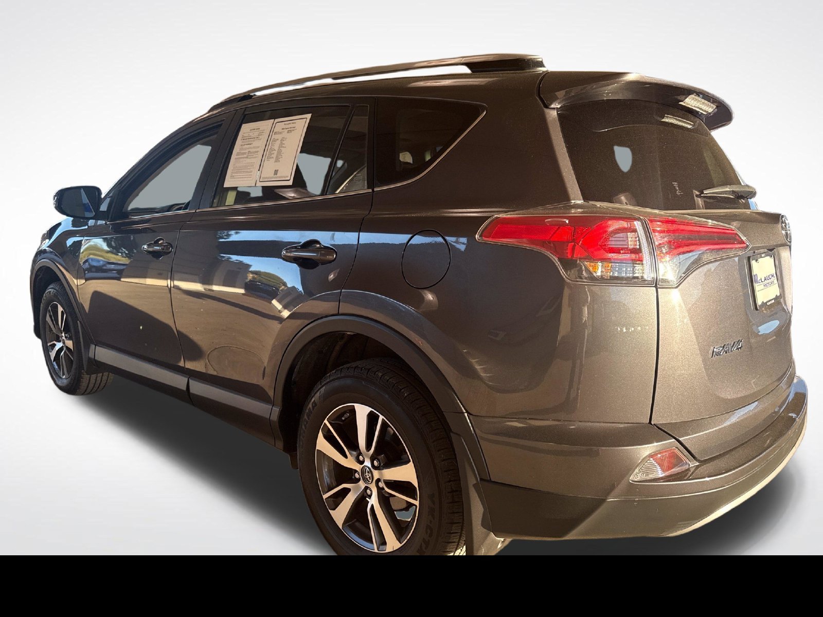 Used 2018 Toyota RAV4 XLE w/ Plus Extra Value Package AWD/4WD image 3