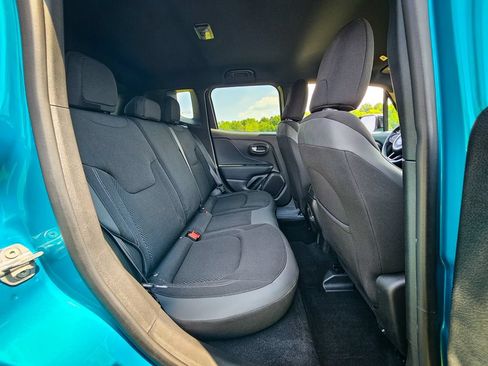 Used 2022 Jeep Renegade Altitude AWD/4WD image 35