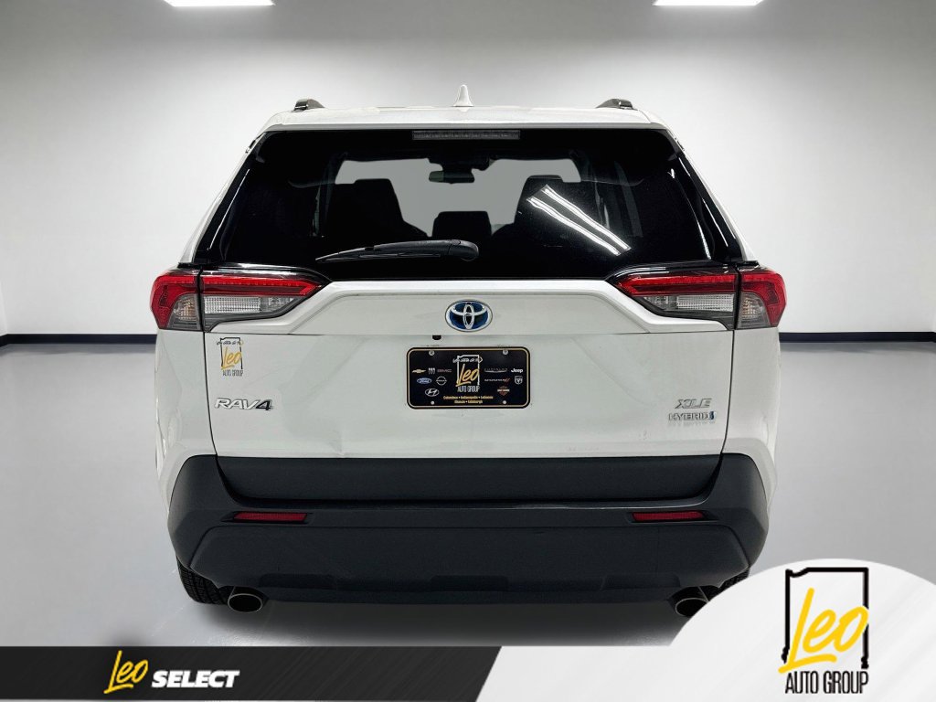 Used 2022 Toyota RAV4 XLE w/ XLE Grade Weather Package AWD/4WD image 9