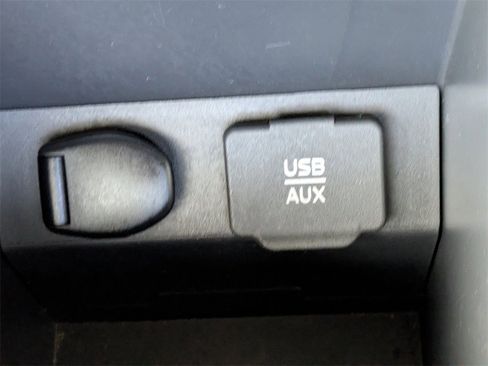 Used 2015 Nissan Sentra S image 19